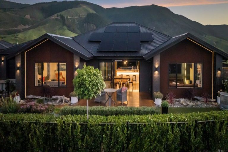 Photo of property in 17 Huntaway Close, Stoke, Nelson, 7011