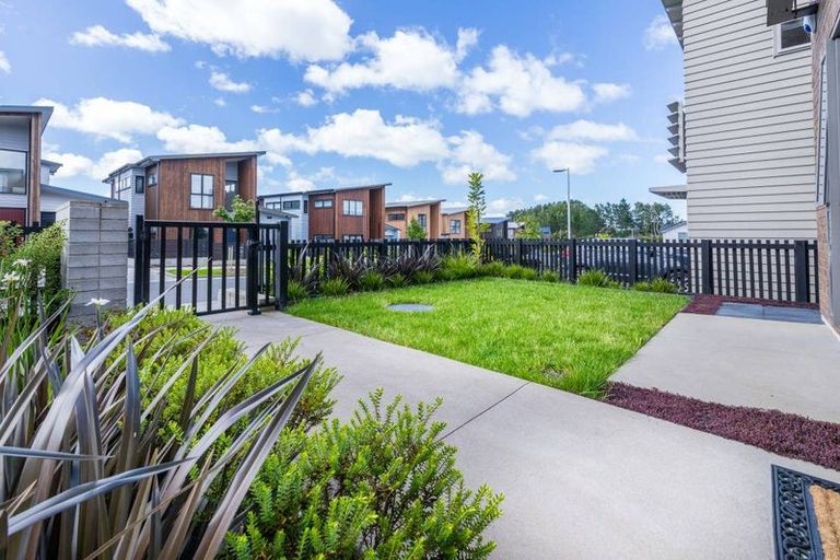 Photo of property in 14 Oioi Road, Hobsonville, Auckland, 0616