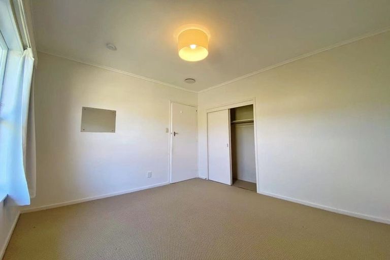 Photo of property in 2/24 Inverness Road, Browns Bay, Auckland, 0630