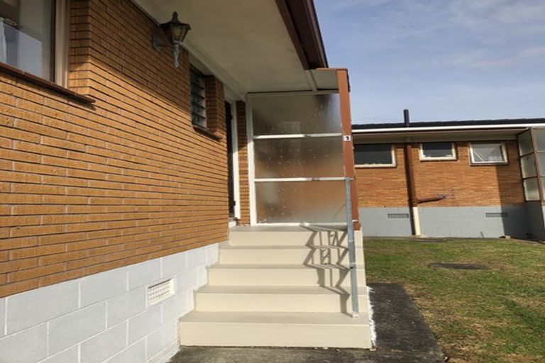 Photo of property in 1/40 Halberg Street, Glenfield, Auckland, 0629