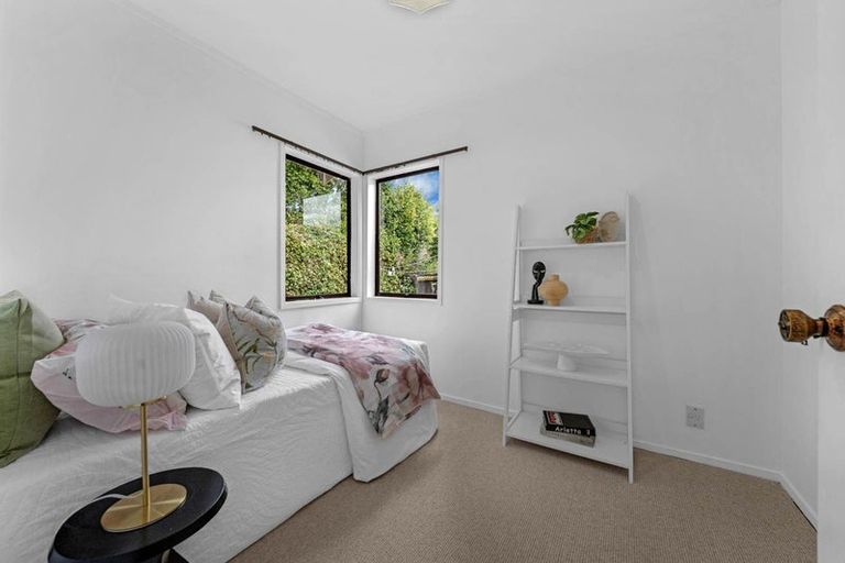 Photo of property in 2/15 Micawber Place, Mellons Bay, Auckland, 2014