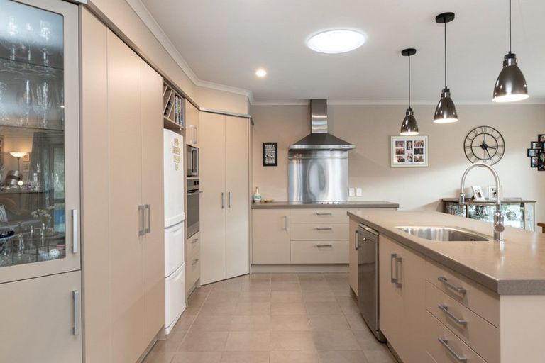 Photo of property in 110 Oriental Parade, Papamoa Beach, Papamoa, 3118