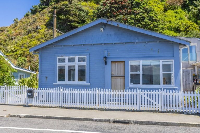 Photo of property in 170 Breaker Bay Road, Breaker Bay, Wellington, 6022