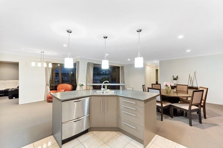 Photo of property in 8 Somerton Drive, Huntington, Hamilton, 3210