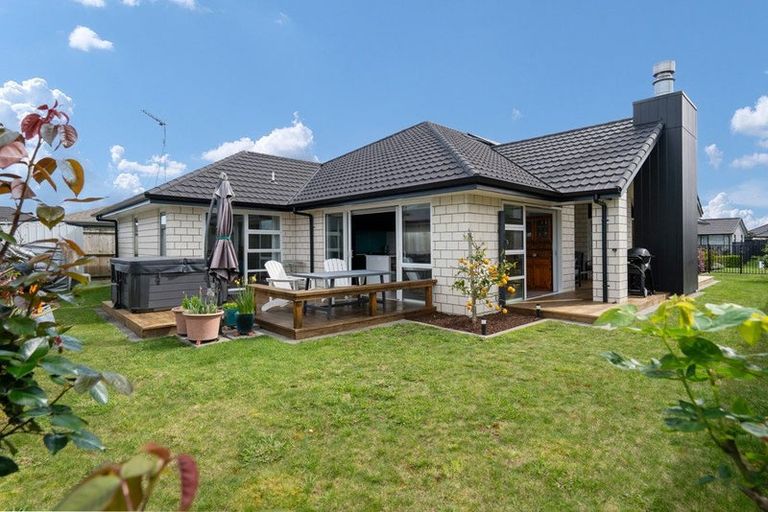 Photo of property in 10 Kaaka Street, Cambridge, 3434