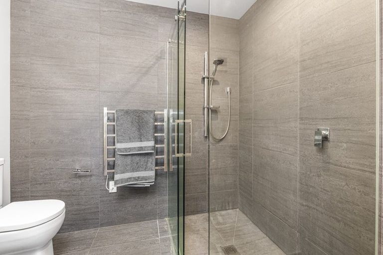 Photo of property in 56 Kia Ora Road, Beach Haven, Auckland, 0626