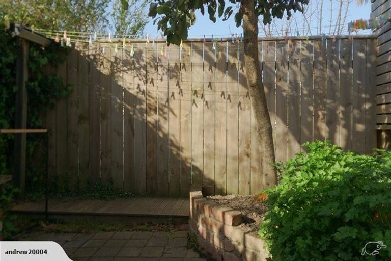 Photo of property in 27 Douglas Street, Mount Cook, Wellington, 6021