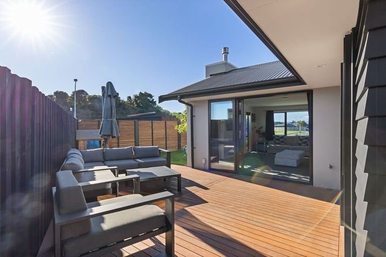 Photo of property in 40 Freedom Drive, Kelvin Grove, Palmerston North, 4414