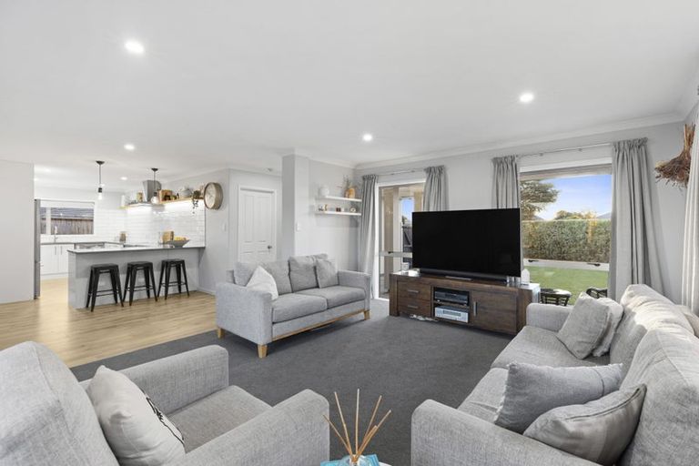 Photo of property in 64 Wattle Drive, New Brighton, Christchurch, 8083