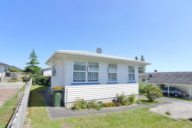Photo of property in 5 Sunvue Road, Glen Eden, Auckland, 0602