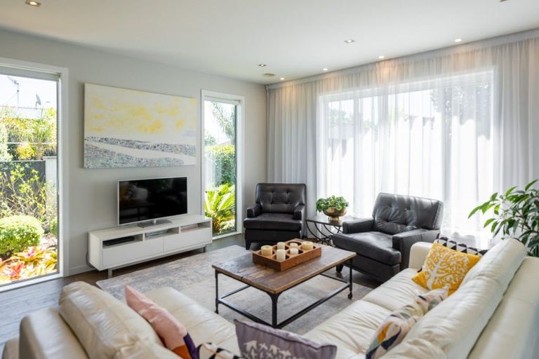 Photo of property in 8 Petrel Close, Paraparaumu Beach, Paraparaumu, 5032