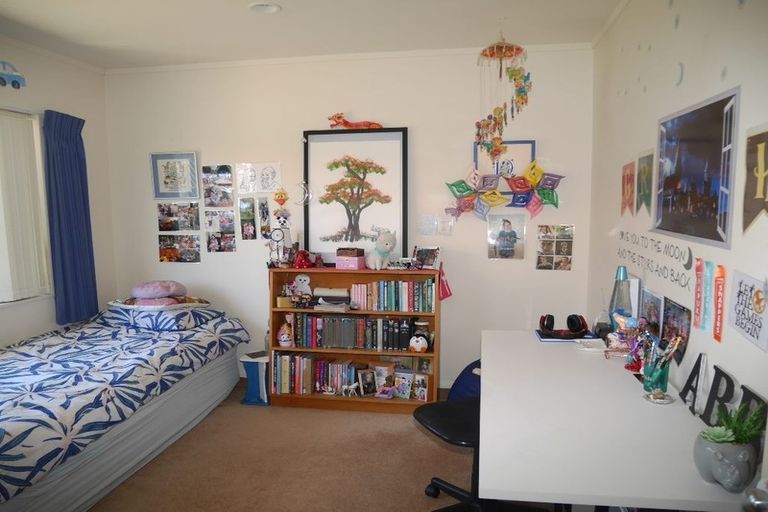 Photo of property in 127 Guildford Drive, Paraparaumu Beach, Paraparaumu, 5032