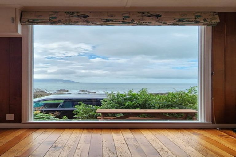 Photo of property in 130 Owhiro Bay Parade, Owhiro Bay, Wellington, 6023