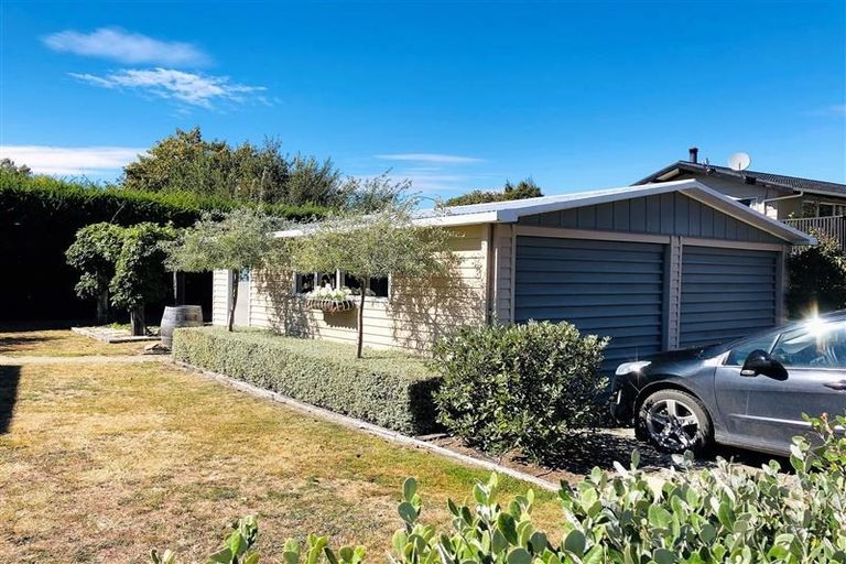 Photo of property in 21 Hunter Crescent, Wanaka, 9305