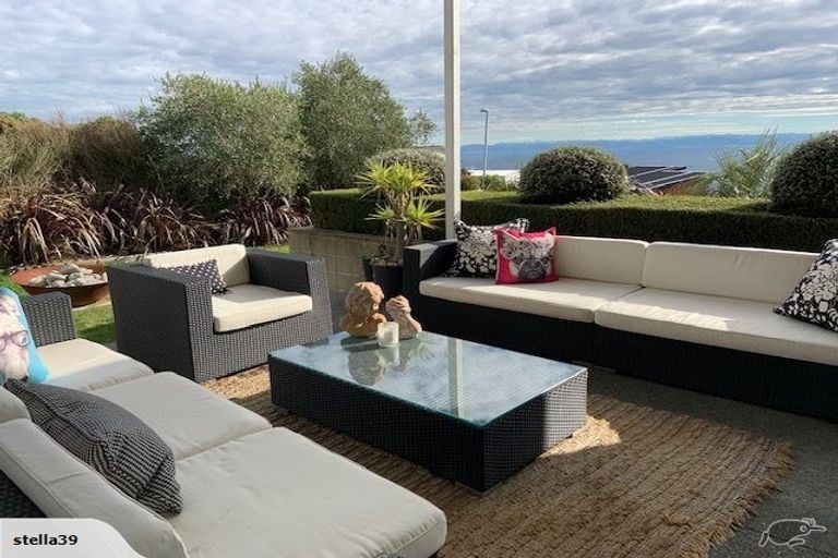 Photo of property in 6 Stoneyridge Close, Mount Pleasant, Christchurch, 8081
