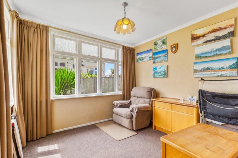 Photo of property in 9 York Street, Levin, 5510