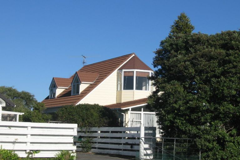 Photo of property in 42 Te Kupe Road, Paraparaumu Beach, Paraparaumu, 5032