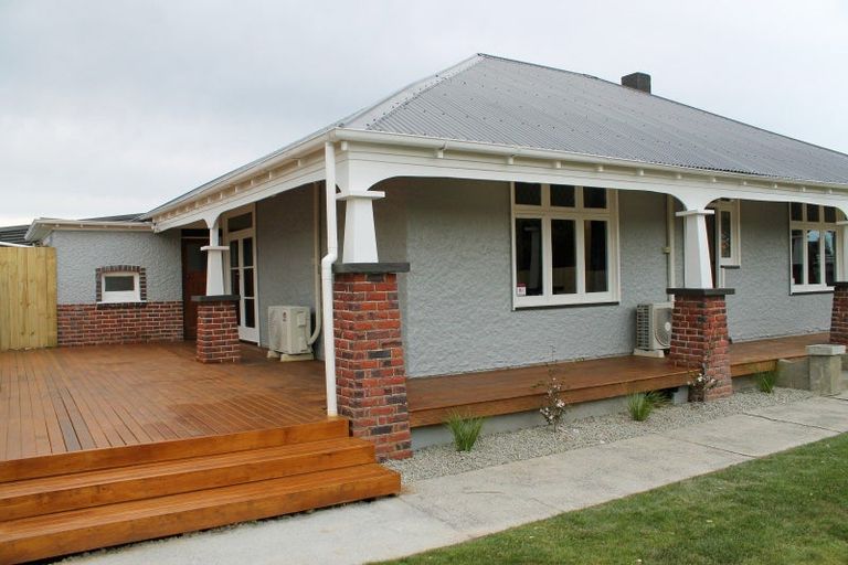 Photo of property in 972 Tremaine Avenue, Roslyn, Palmerston North, 4414