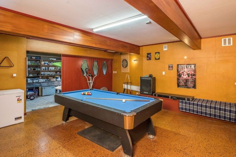 Photo of property in 4 Dunmail Way, Newlands, Wellington, 6037