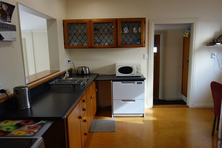 Photo of property in 101 Endeavour Street, Lyall Bay, Wellington, 6022