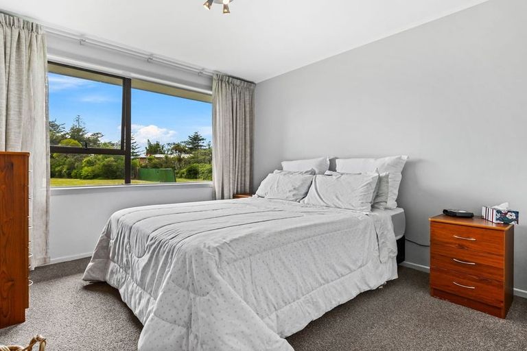 Photo of property in 83 Glen Marine Parade, Glendene, Auckland, 0602