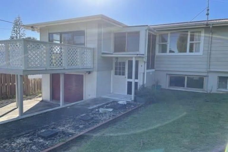 Photo of property in 9 James Street, Glenfield, Auckland, 0629