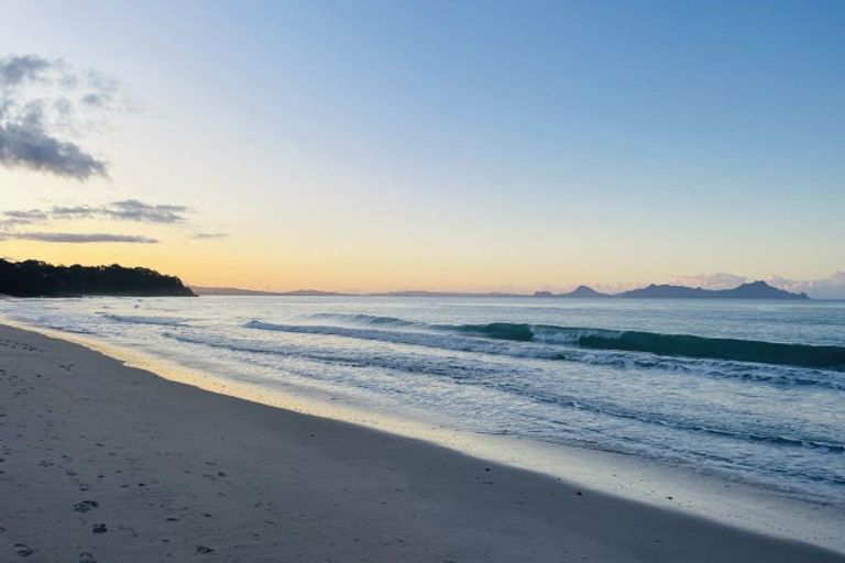 Photo of property in 5 Blue Moon Rise, Langs Beach, 0582