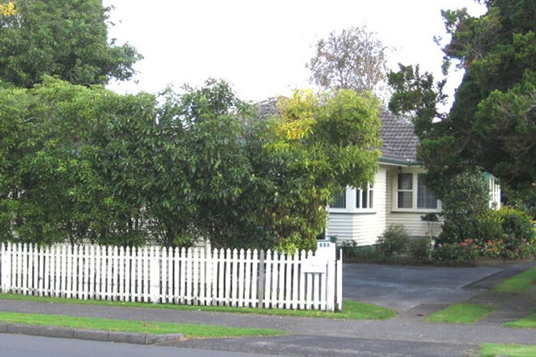 Photo of property in 594 Te Atatu Road, Te Atatu Peninsula, Auckland, 0610