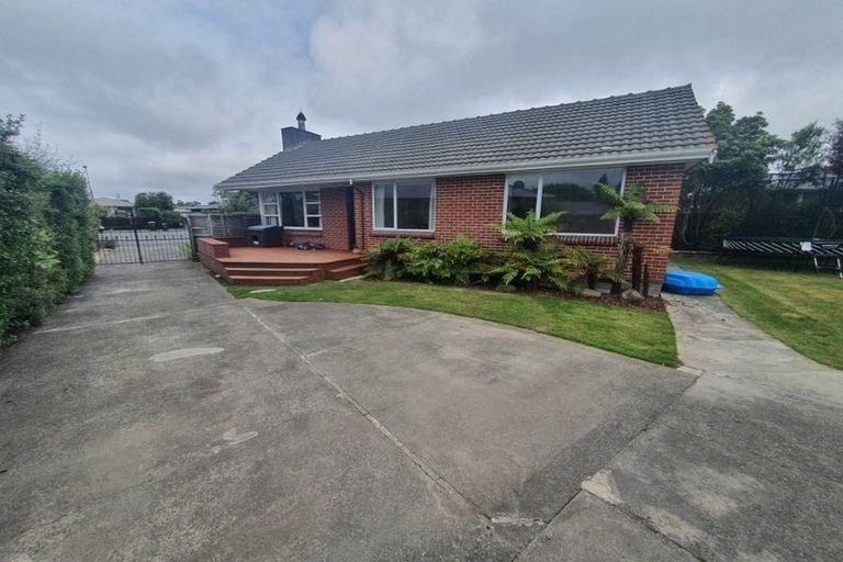 Photo of property in 26 Clipper Place, Redwood, Christchurch, 8051