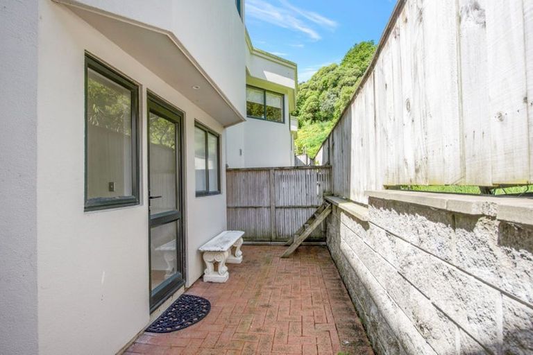 Photo of property in 10/22u Oriental Terrace, Oriental Bay, Wellington, 6011