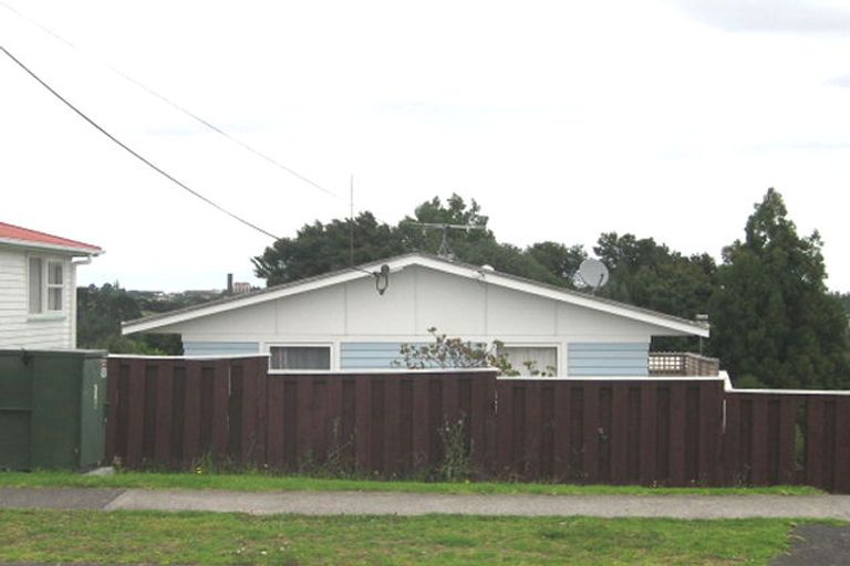 Photo of property in 1/32 Seaview Road, Glenfield, Auckland, 0629