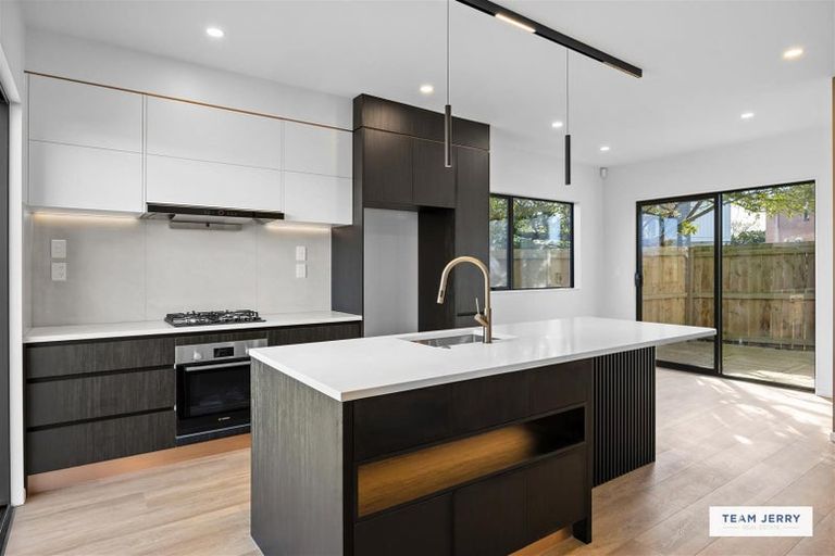 Photo of property in 339b Bucklands Beach Road, Bucklands Beach, Auckland, 2012