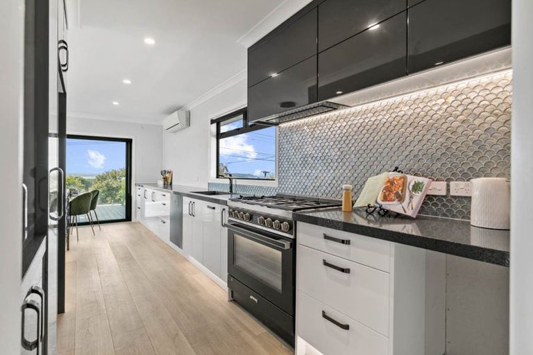 Photo of property in 2a Redwood Drive, Massey, Auckland, 0614