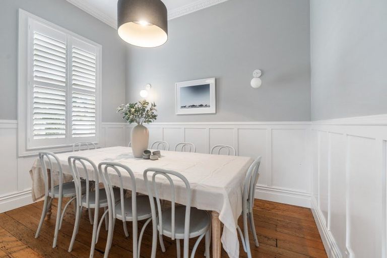Photo of property in 37 Mozeley Avenue, Devonport, Auckland, 0624