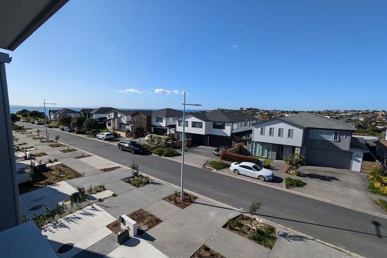 Photo of property in 65 Bearing Parade, Long Bay, Auckland, 0630