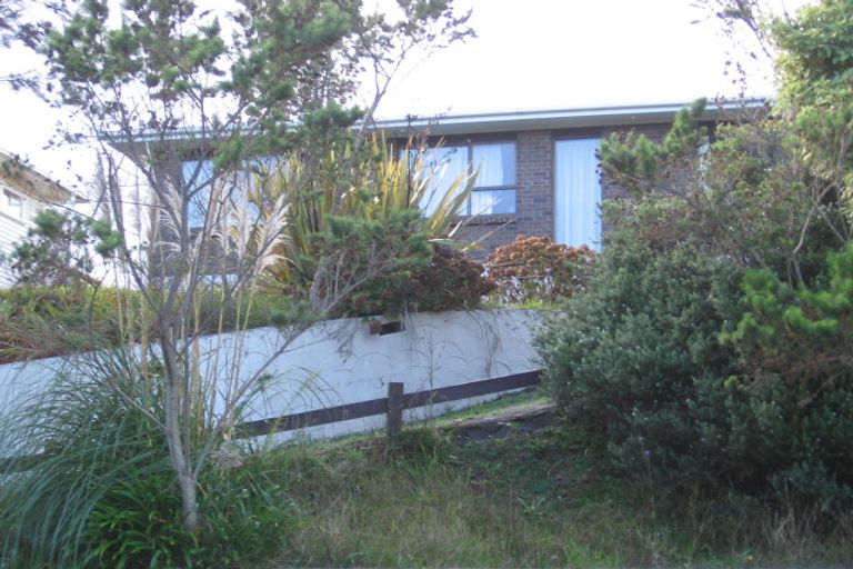 Photo of property in 42 Rimutaka Place, Titirangi, Auckland, 0604