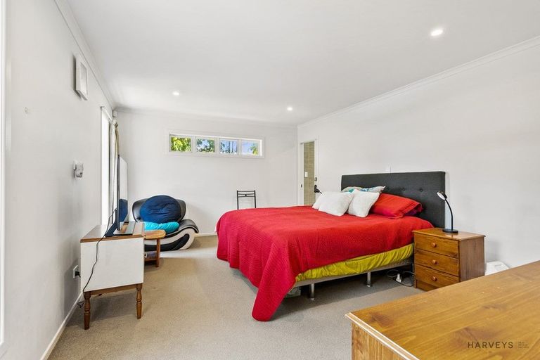 Photo of property in 48 Fairmount Road, Titirangi, Auckland, 0604