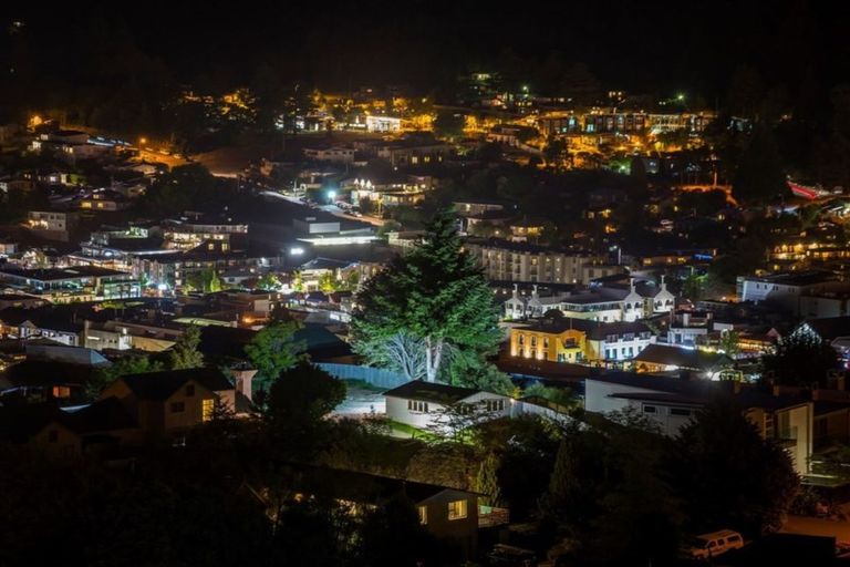 Photo of property in 8 Kent Street, Queenstown, 9300