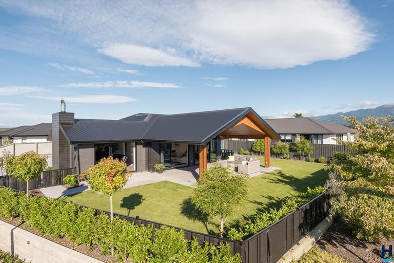 Photo of property in 4 Puketutu Grove, Motueka, 7120