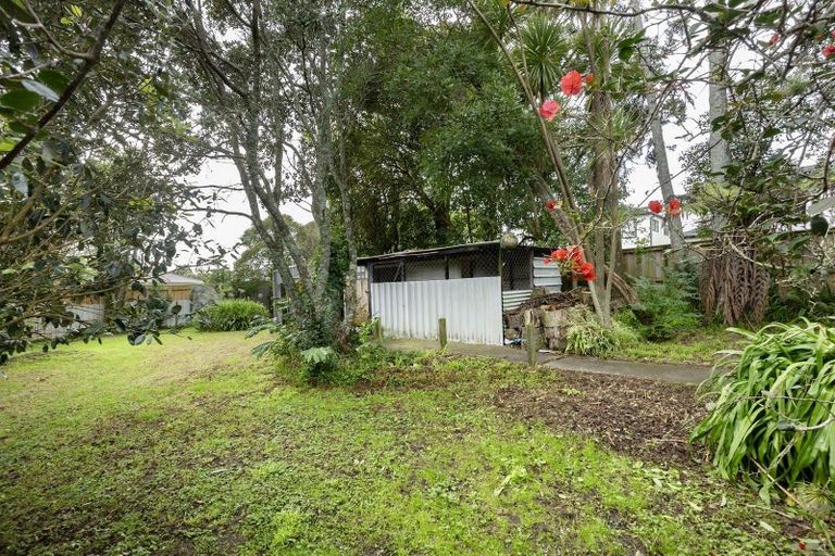 Photo of property in 31 Taipari Road, Te Atatu Peninsula, Auckland, 0610