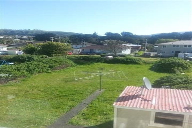 Photo of property in 5- 7 Hazard Grove, Cannons Creek, Porirua, 5024