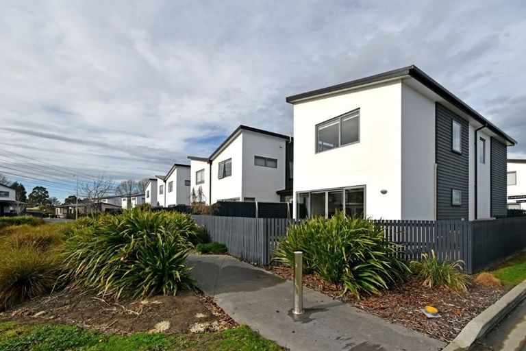 Photo of property in 1 Longueval Lane, Broomfield, Christchurch, 8042