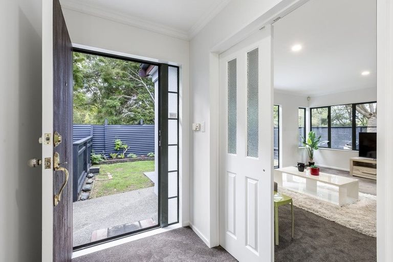 Photo of property in 3/8 Golf Road, New Lynn, Auckland, 0600