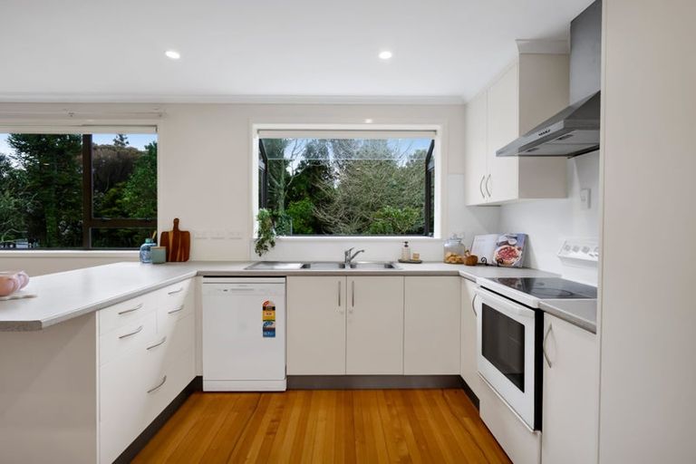 Photo of property in 352 Manutahi Road, Lepperton, New Plymouth, 4373