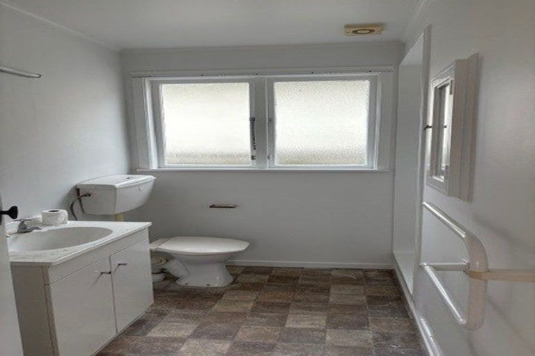 Photo of property in 227 The Parade, Island Bay, Wellington, 6023