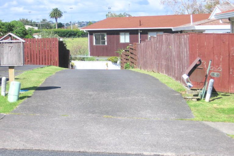 Photo of property in 1/7 Anna Watson Road, Half Moon Bay, Auckland, 2012