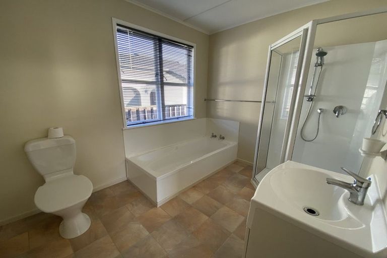 Photo of property in 39 Weiti Road, Orewa, 0931