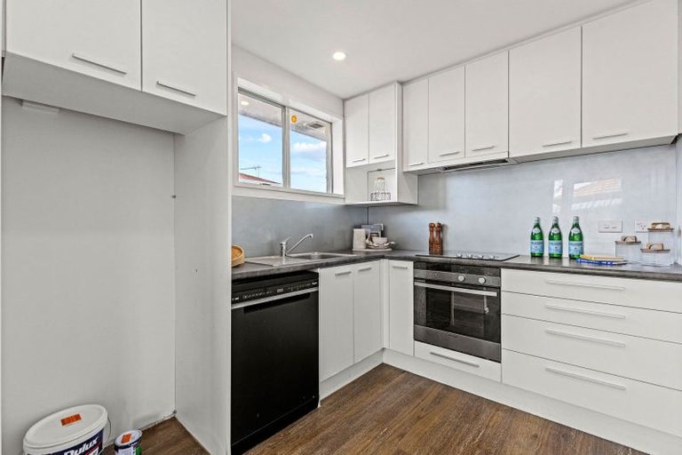 Photo of property in 1/123a Queenspark Drive, Parklands, Christchurch, 8083