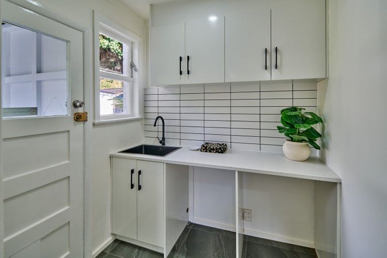 Photo of property in 62 Waddington Drive, Naenae, Lower Hutt, 5011