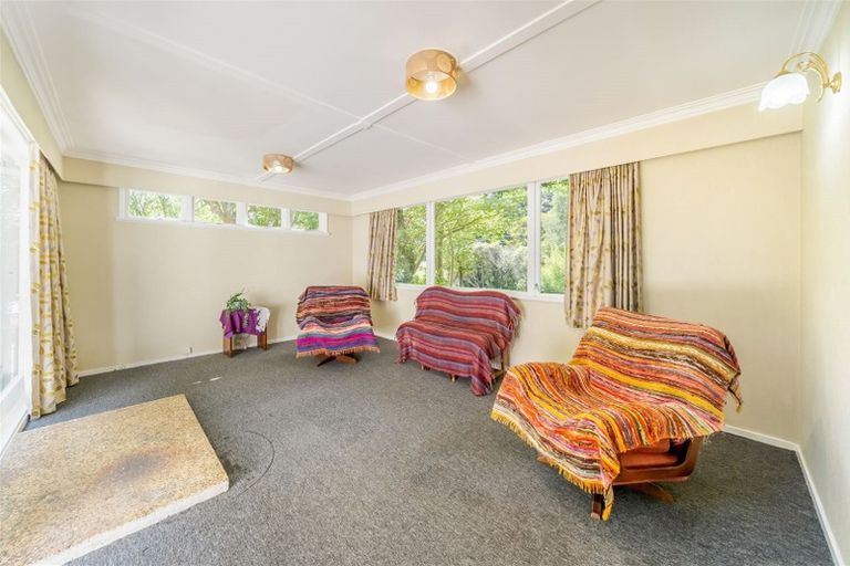 Photo of property in 96 Pinehaven Road, Pinehaven, Upper Hutt, 5019
